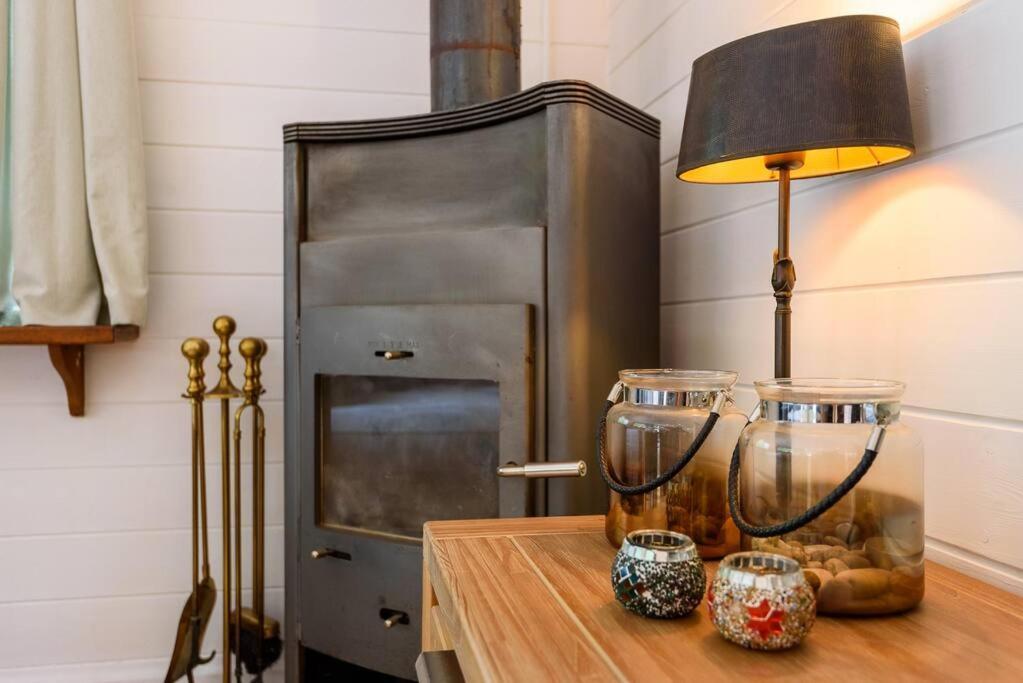 Spacious Wooden Cottage With Infra-Red Sauna At Veluwe Putten Exteriör bild